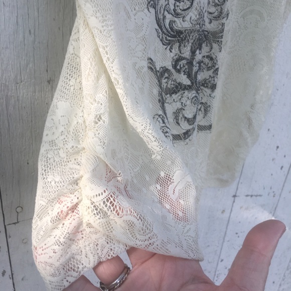 Daytrip l lace top. Cross. Ivory & black. - Picture 3 of 6